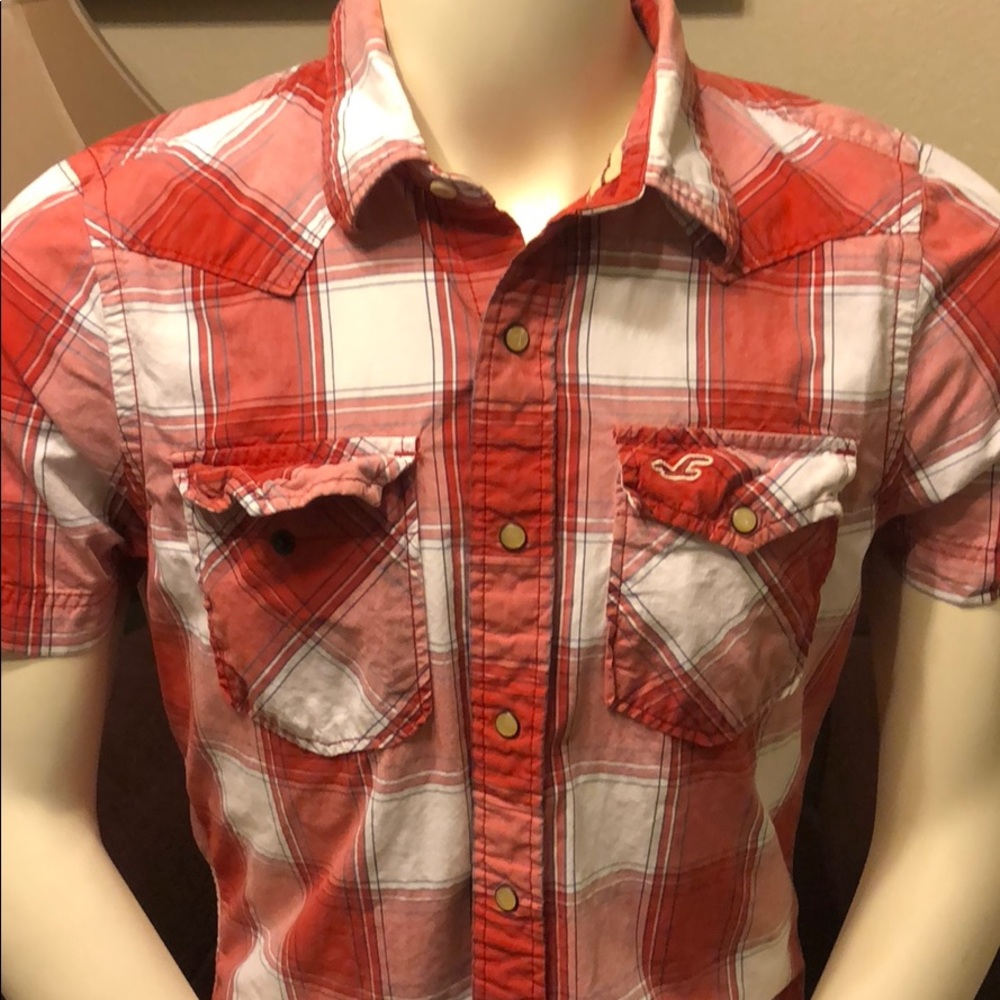 Hollister short sleeve button up shirt